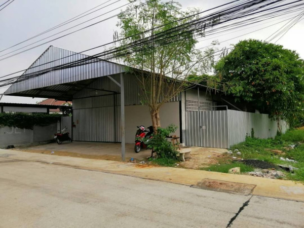 โกดังให้เช่าขนาด 202 ตรม ย่านลาดพร้าว 64 
