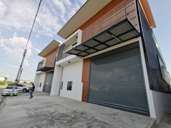 ให้เช่าโกดัง/โรงงานสร้างใหม่ ขนาด 390 ย่านลาดสวาย ลำลูกกา ปทุมธานี 