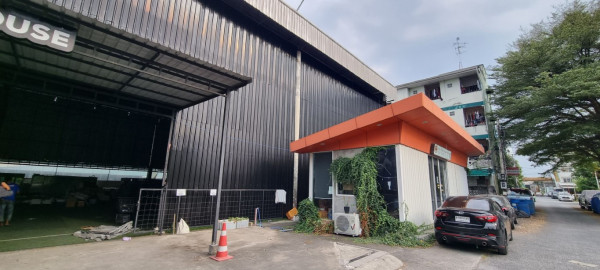 ให้เช่าโกดังพร้อมออฟฟิศ ย่านเกษตร-นวมินทร์ ซอยลาดปลาเค้า พื้นที่โกดัง 1,000 ตรม 