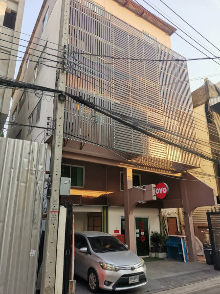 ขายอาคารห้องพัก 4 ชั้น 2 คูหา ขนาด 40 ตรว  ย่านพระราม 3 บางคอแหลม กทม