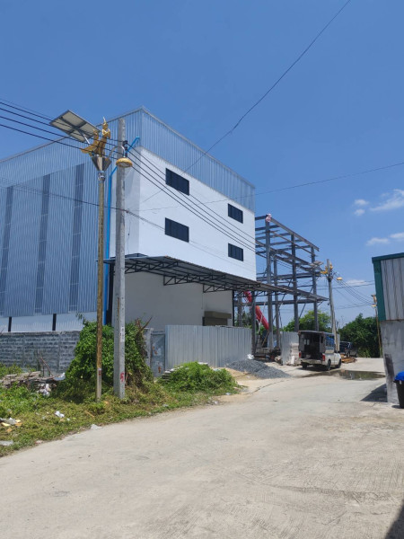 ให้เช่า โกดังสร้างใหม่ 3 ชั้น ย่านกิ่งแก้ว  ใกล้สนามบินสุวรรณภูมิ